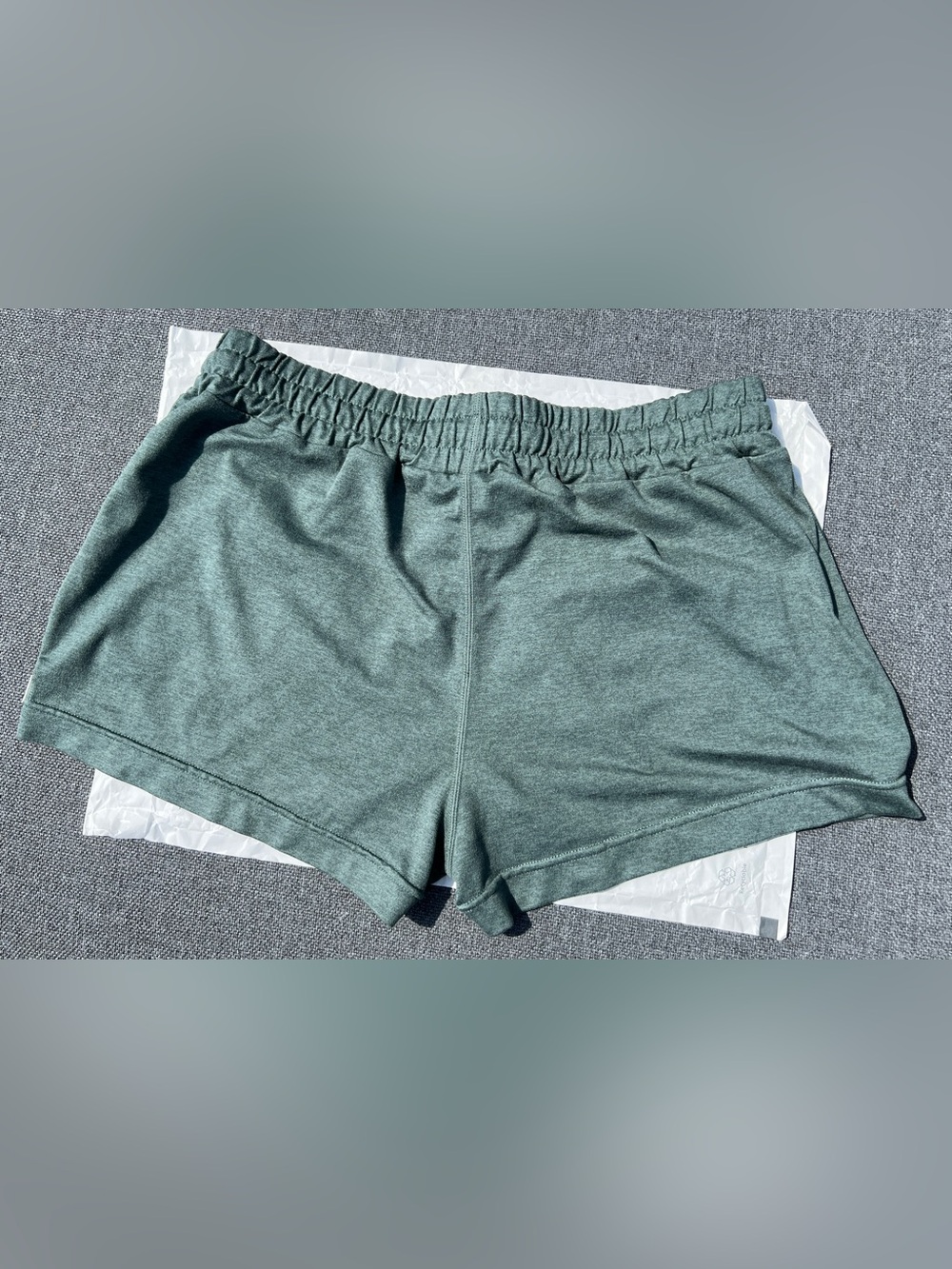 Vuori Halo Performance Short Women's DreamKnit Shorts, Heather Green - Picture 4 of 10